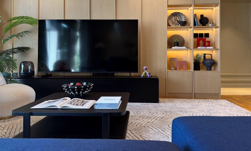 Modernes Apartment mit Blick auf Ain Dubai in Bluewaters Residence 3. Luxusmöbel & grüne Terrasse.