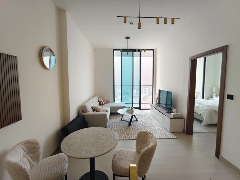 Moderne 1BR Wohnung in bester Lage! Ready Eigentum mit atemberaubenden Annehmlichkeiten!