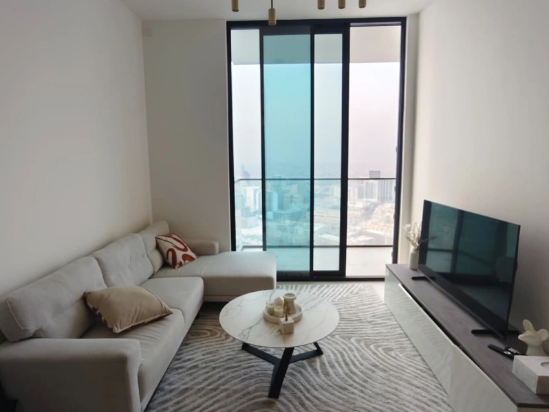 Moderne 1BR Wohnung in bester Lage! Ready Eigentum mit atemberaubenden Annehmlichkeiten!