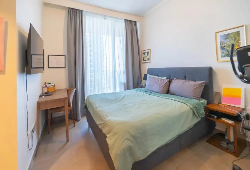 Stylish Three Bedroom Apartment with Modern Design