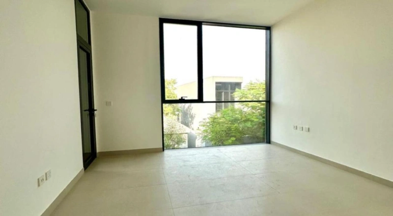 Geräumiges 3-Schlafzimmer-Stadthaus mit großem Grundriss und modernen Annehmlichkeiten