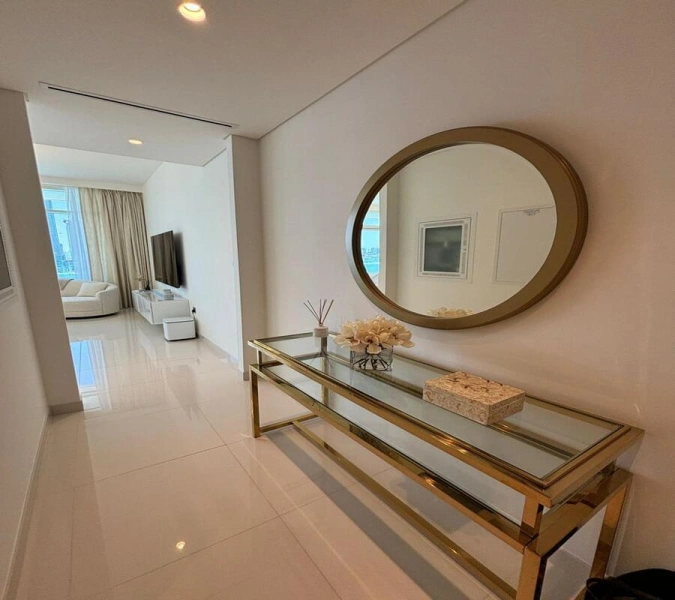 Geräumige 3-Zimmer-Wohnung mit Dienstzimmer, Blick auf den Yachthafen