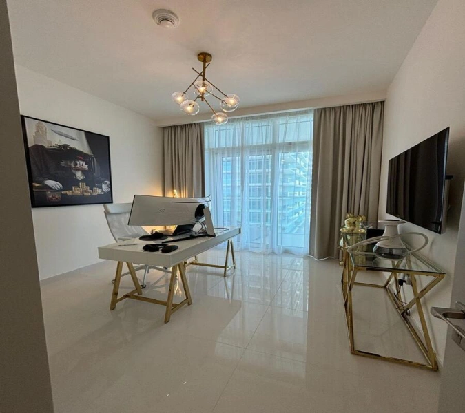 Geräumige 3-Zimmer-Wohnung mit Dienstzimmer, Blick auf den Yachthafen