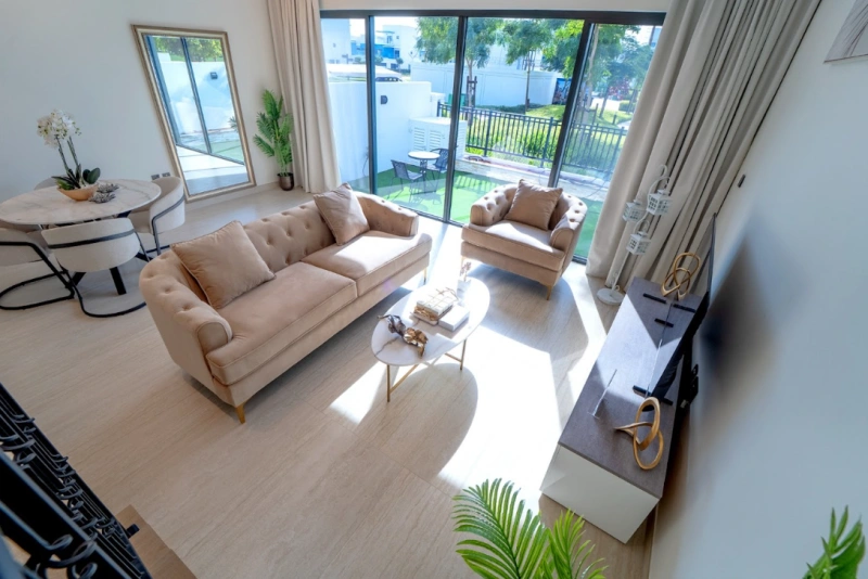 Stilvolles 4-Schlafzimmer-Stadthaus | Vollständig möbliert | Moderne Ausstattung &amp; geräumiges Layout