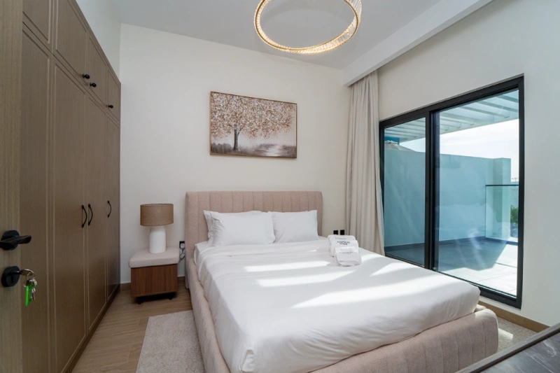 Stilvolles 4-Schlafzimmer-Stadthaus | Vollständig möbliert | Moderne Ausstattung &amp; geräumiges Layout