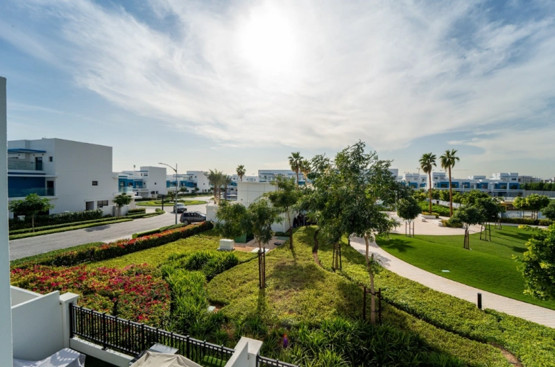 Stilvolles 4-Schlafzimmer-Stadthaus | Vollständig möbliert | Moderne Ausstattung &amp; geräumiges Layout