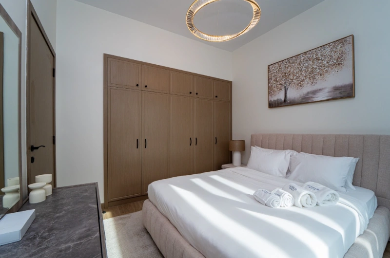 Stilvolles 4-Schlafzimmer-Stadthaus | Vollständig möbliert | Moderne Ausstattung &amp; geräumiges Layout