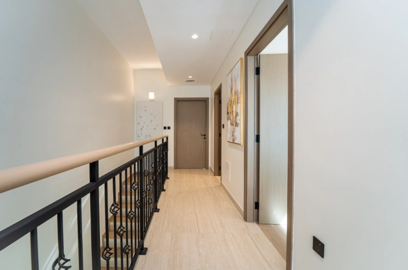 Stilvolles 4-Schlafzimmer-Stadthaus | Vollständig möbliert | Moderne Ausstattung &amp; geräumiges Layout