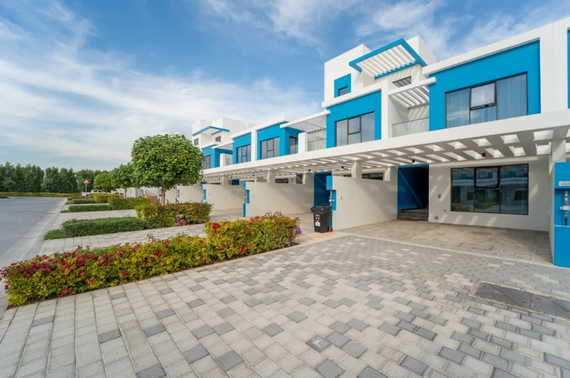 Stilvolles 4-Schlafzimmer-Stadthaus | Vollständig möbliert | Moderne Ausstattung &amp; geräumiges Layout