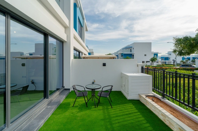 Stilvolles 4-Schlafzimmer-Stadthaus | Vollständig möbliert | Moderne Ausstattung &amp; geräumiges Layout