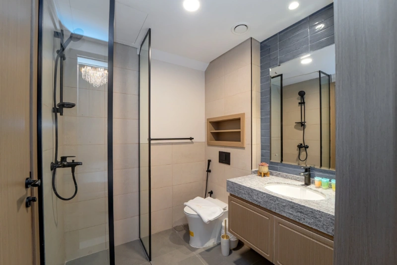 Stilvolles 4-Schlafzimmer-Stadthaus | Vollständig möbliert | Moderne Ausstattung &amp; geräumiges Layout