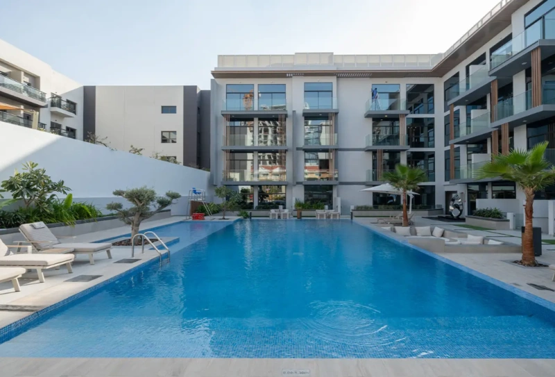 Modernes Studio-Apartment mit Pooldeck im Resort-Stil mit Cabanas und Sonnenliegen!