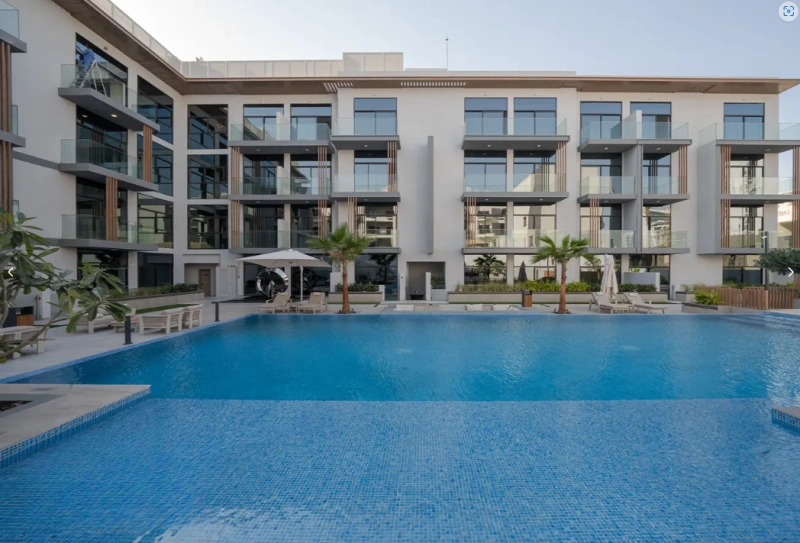 Modernes Studio-Apartment mit Pooldeck im Resort-Stil mit Cabanas und Sonnenliegen!