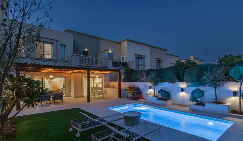 Exklusive 4-Zimmer-Villa mit Pool und moderner Innenausstattung