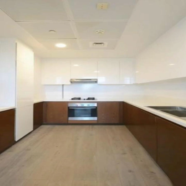 Geräumige 2bed Duplex Apt mit Huge Layout