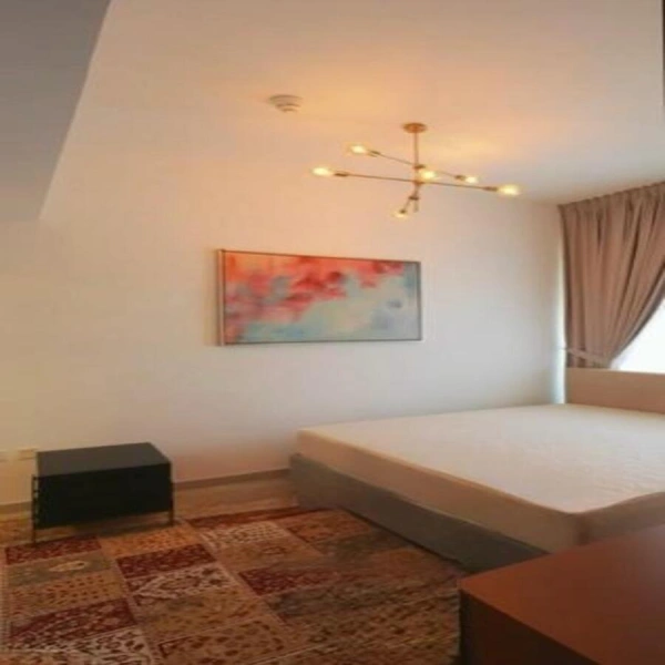 Geräumige 2bed Duplex Apt mit Huge Layout