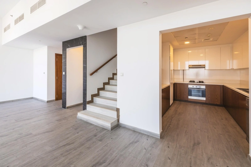 Geräumige 2bed Duplex Apt mit Huge Layout