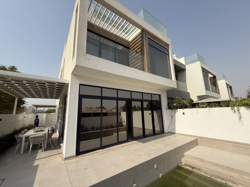 Luxuriöse 4-Zimmer-Villa mit privatem Pool in Jumeirah Golf Estate. Pure Eleganz erwartet dich!