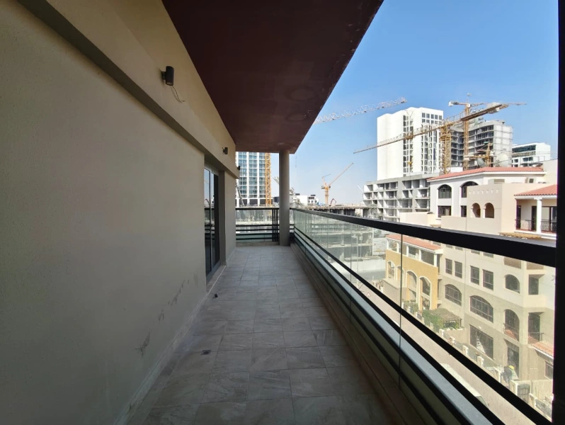 Atemberaubende 2-Zimmer-Wohnung mit Dienstmädchen Zimmer und große Annehmlichkeiten