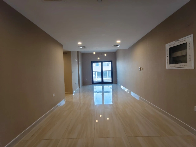 Atemberaubende 2-Zimmer-Wohnung mit Dienstmädchen Zimmer und große Annehmlichkeiten