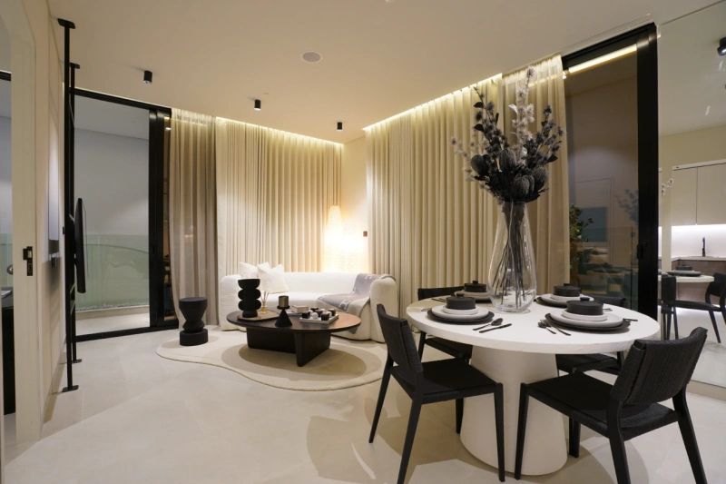 Luxuriöses 1-Zimmer-Apartment mit Dachterrassen-Infinity-Pool und Skyline-Blick