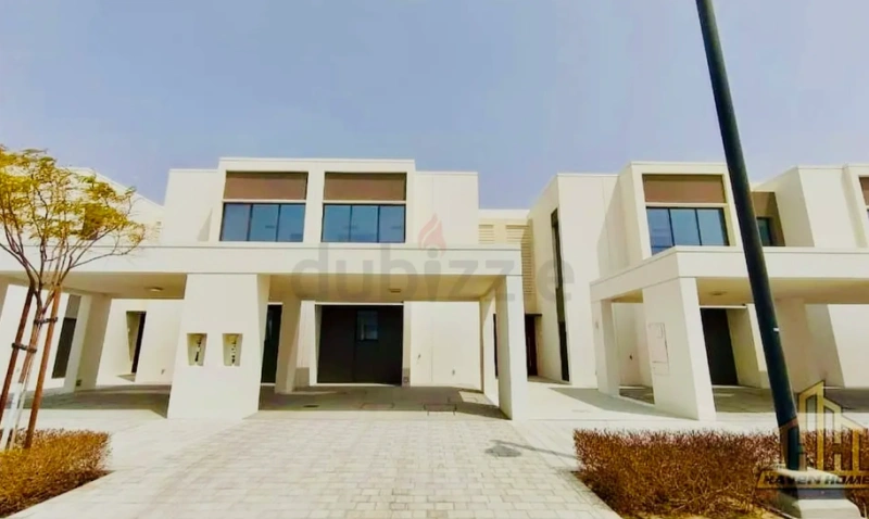 Stilvolle 3BR Stadthaus: Brandneu, modernes Design, beste Lage!