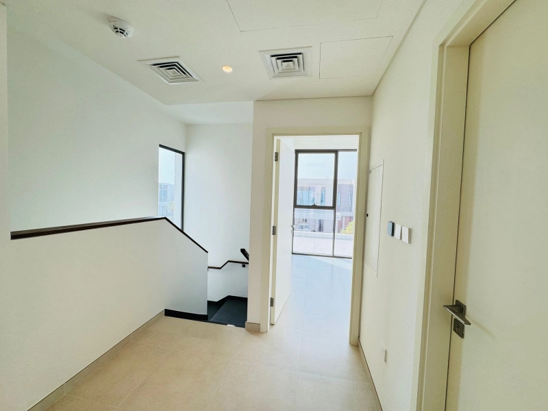 Stilvolle 3BR Stadthaus: Brandneu, modernes Design, beste Lage!