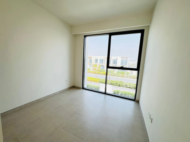 Stilvolle 3BR Stadthaus: Brandneu, modernes Design, beste Lage!