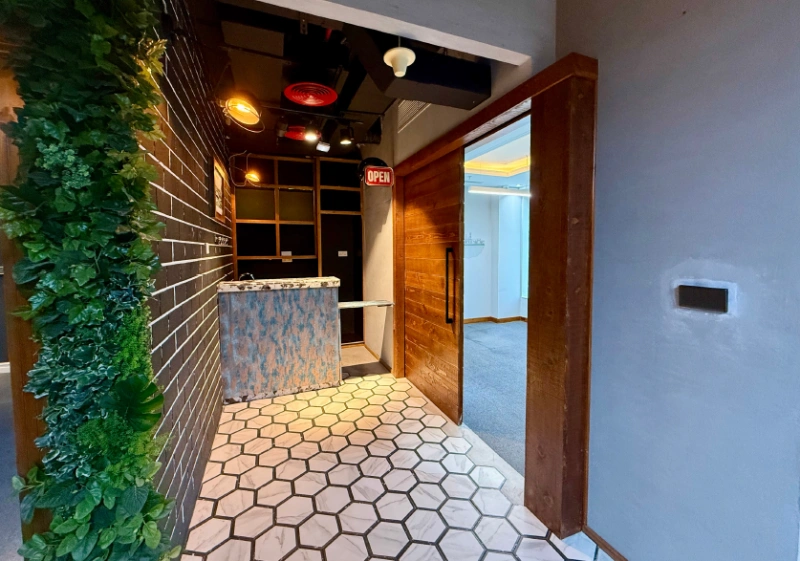 Geräumiges Büro zu vermieten - Leerstehend und bezugsfertig