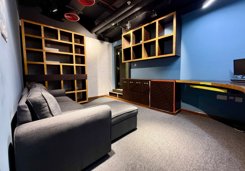 Geräumiges Büro zu vermieten - Leerstehend und bezugsfertig