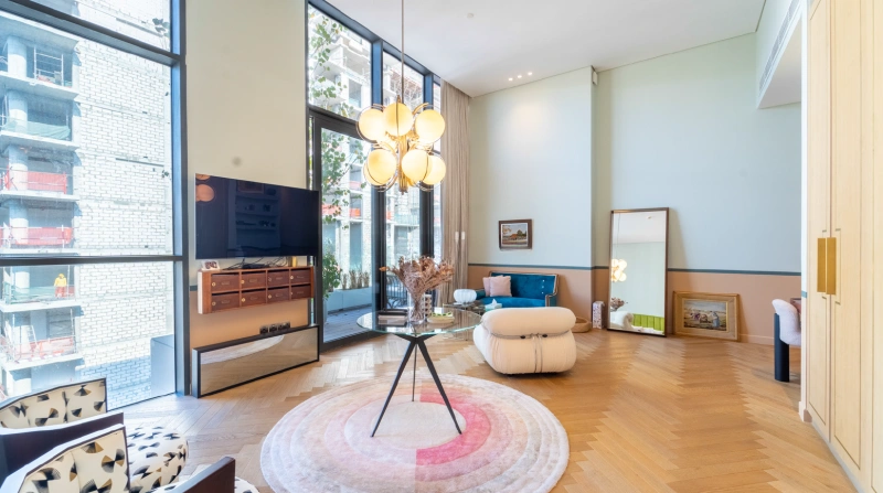 Modernes 4-Zimmer-Penthouse mit Zimmer für das Personal! Vollständig modernisiert und luxuriös!