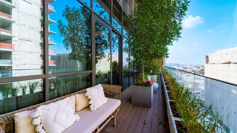 Modernes 4-Zimmer-Penthouse mit Zimmer für das Personal! Vollständig modernisiert und luxuriös!