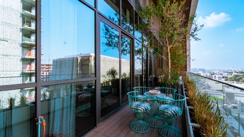 Modernes 4-Zimmer-Penthouse mit Zimmer für das Personal! Vollständig modernisiert und luxuriös!