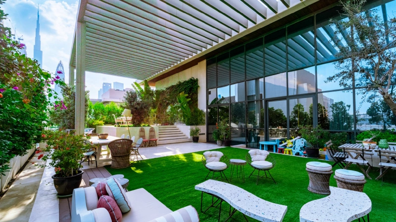 Modernes 4-Zimmer-Penthouse mit Zimmer für das Personal! Vollständig modernisiert und luxuriös!