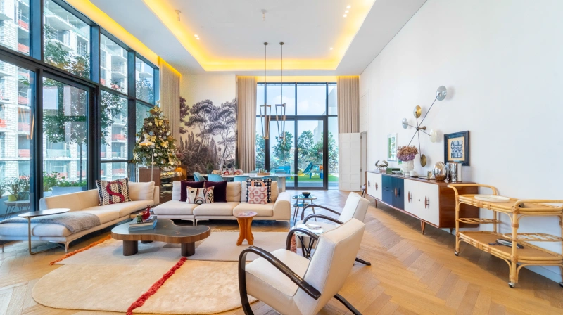 Modernes 4-Zimmer-Penthouse mit Zimmer für das Personal! Vollständig modernisiert und luxuriös!