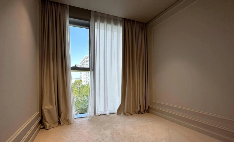 Luxuriöses 3-Zimmer-Apartment + Zimmer für Hausangestellte mit eigenem Bad auf der Insel.