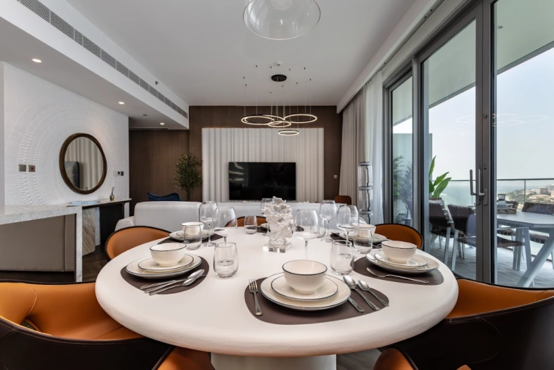 Exklusive 3-Zimmer-Luxuswohnung mit riesigem Balkon und Meerblick