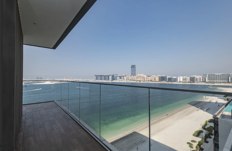 Exklusive 3-Zimmer-Luxuswohnung mit riesigem Balkon und Meerblick