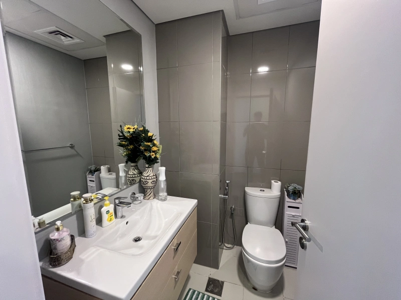 Spacieux appartement d'angle de 4 pièces avec vue sur le parc à Loreto 1B, Damac Hills