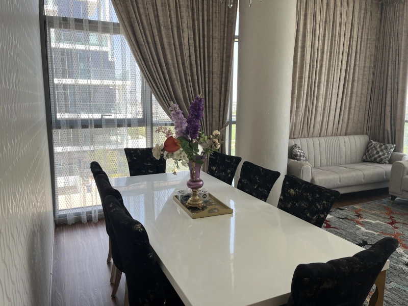 Spacieux appartement d'angle de 4 pièces avec vue sur le parc à Loreto 1B, Damac Hills