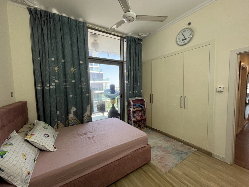 Spacieux appartement d'angle de 4 pièces avec vue sur le parc à Loreto 1B, Damac Hills