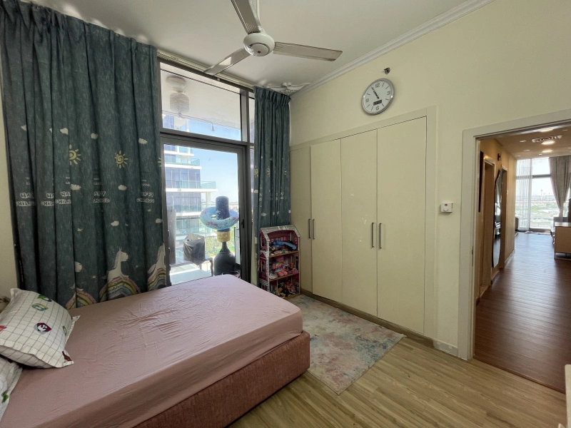 Spacieux appartement d'angle de 4 pièces avec vue sur le parc à Loreto 1B, Damac Hills