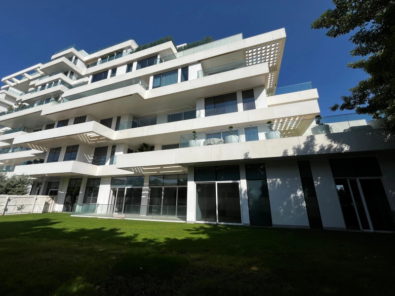 Exklusive Luxuswohnung in Seventh Heaven mit Private Gartenidylle und balkon mit Pflanzenpracht!