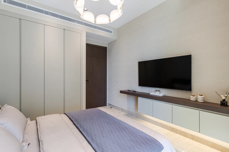 Moderne 2-Zimmer-Wohnung mit Regendusche und bodentiefen Fenstern