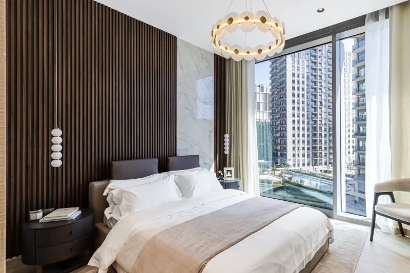 Moderne 2-Zimmer-Wohnung mit Regendusche und bodentiefen Fenstern