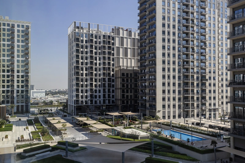 Moderne 2-Zimmer-Wohnung mit Regendusche und bodentiefen Fenstern