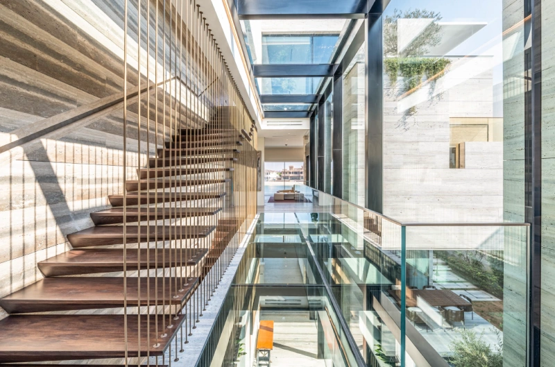 Luxuriöse 6-Zimmer Beach Mansion mit Privatpool und Kinoraum