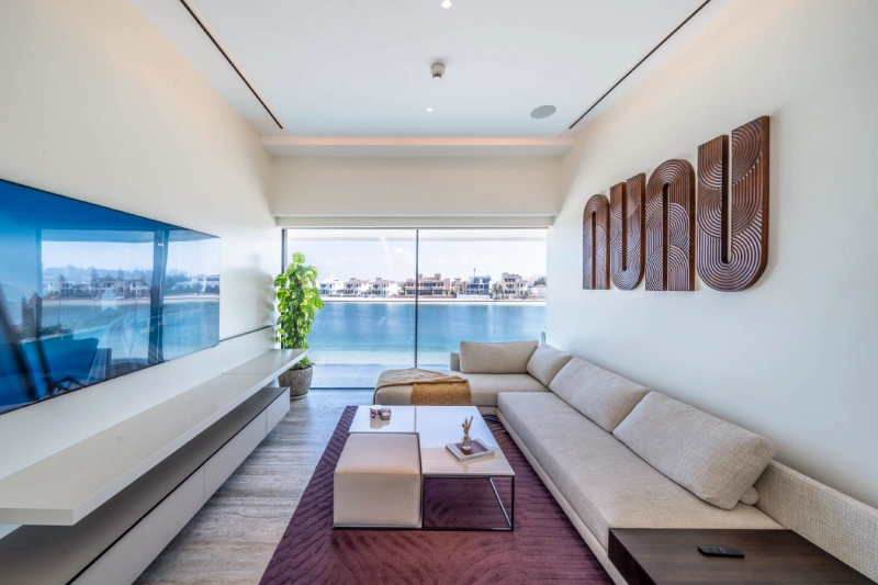 Luxuriöse 6-Zimmer Beach Mansion mit Privatpool und Kinoraum