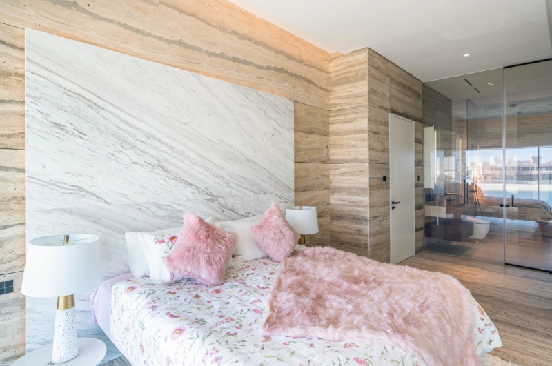 Luxuriöse 6-Zimmer Beach Mansion mit Privatpool und Kinoraum