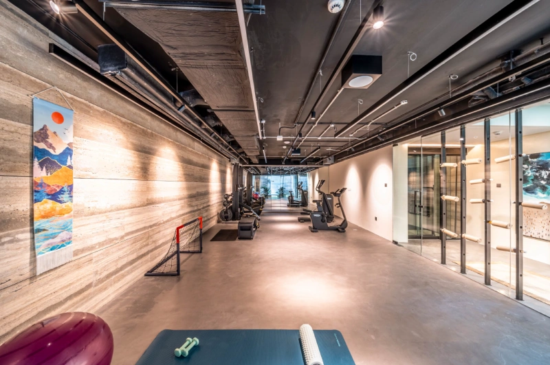 Luxuriöse 6-Zimmer Beach Mansion mit Privatpool und Kinoraum